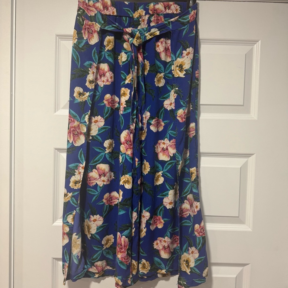 New Look Floral Wide Leg Pants - Blue and Pink - Picture 2 of 7